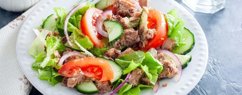 grecee salad tuna
