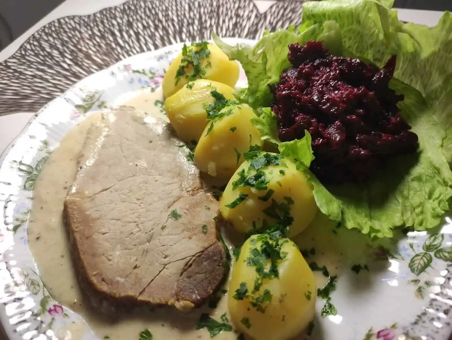 Polish Horseradish Pork Loin Recipe [Wieprzowina W Sosie Chrzanowym]