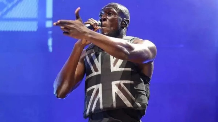 Колозахисний жилет Бенксі, який став відомим завдяки реперу Stormzy, продали за 930 000 євро