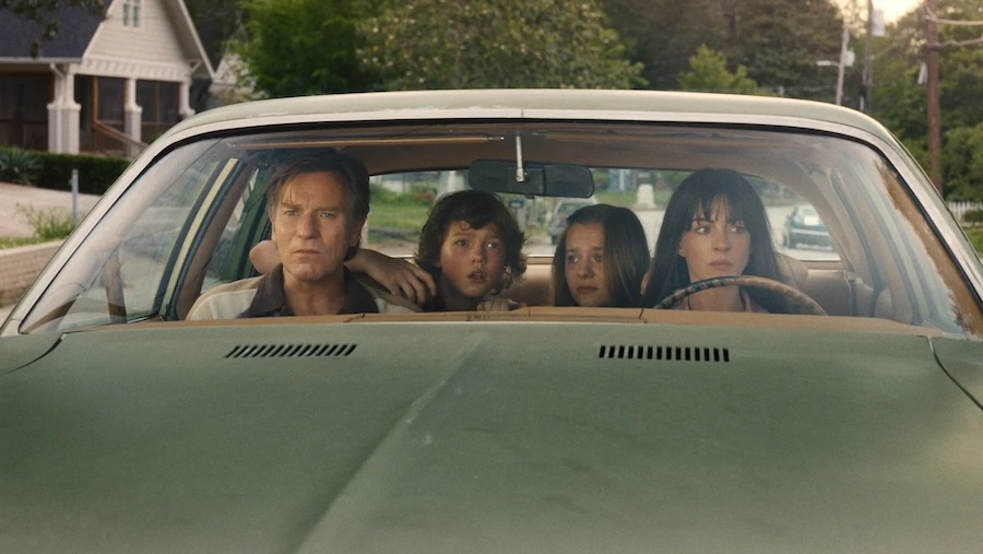 Трейлер фільму «Кінець Дубової вулиці» переносить район у доісторичну країну