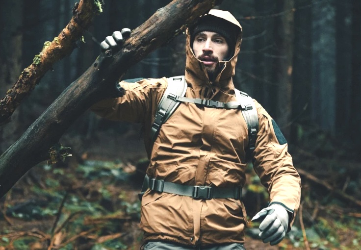 Надійний захист від негоди: огляд легкої мембранної куртки Helikon-Tex Chinook